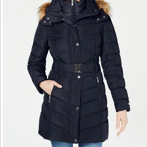 Tommy Hilfiger Women’s Belted Faux Fur hooded puffer coat, size medium, navy